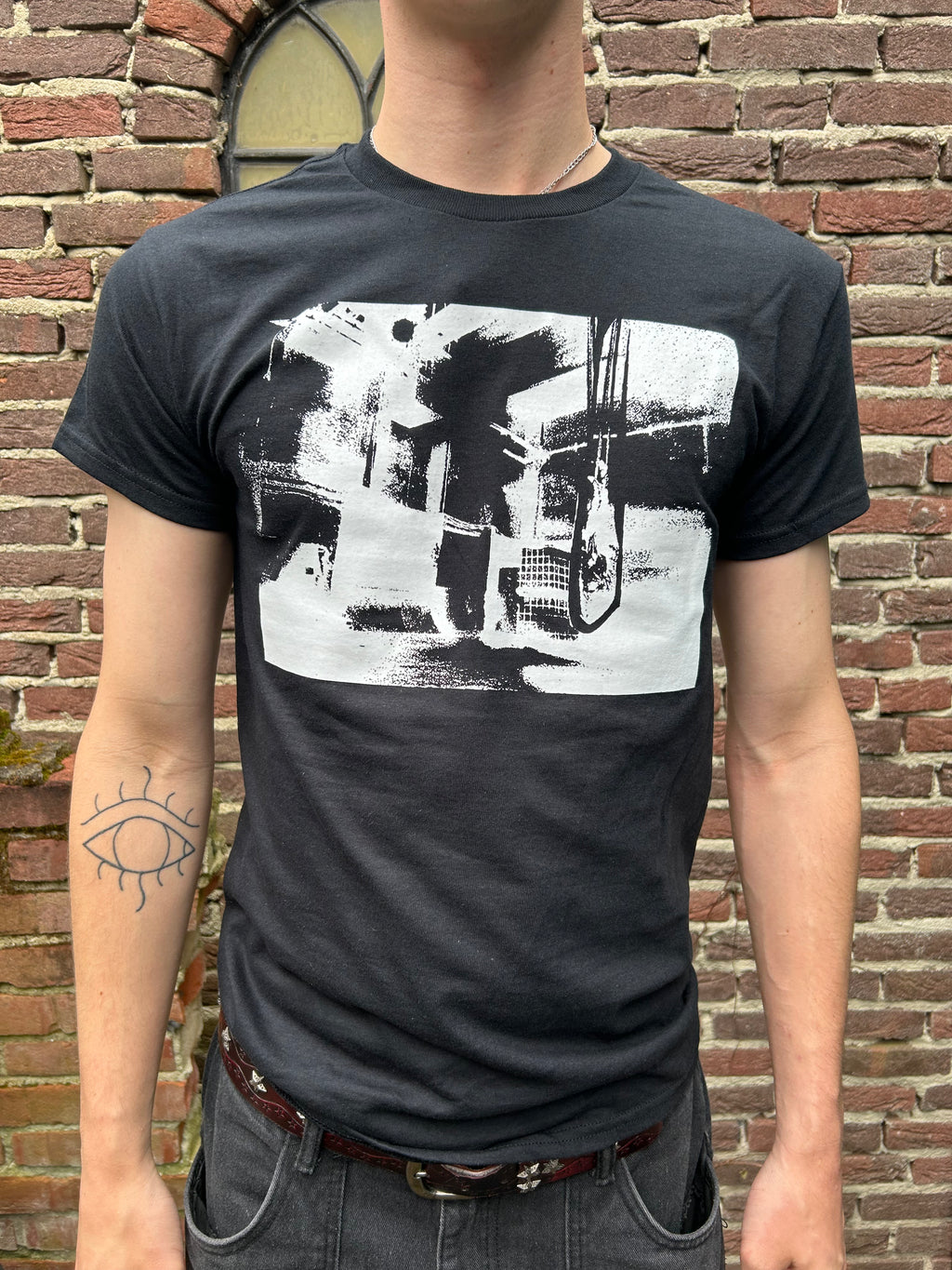 Black Different minds T-shirt